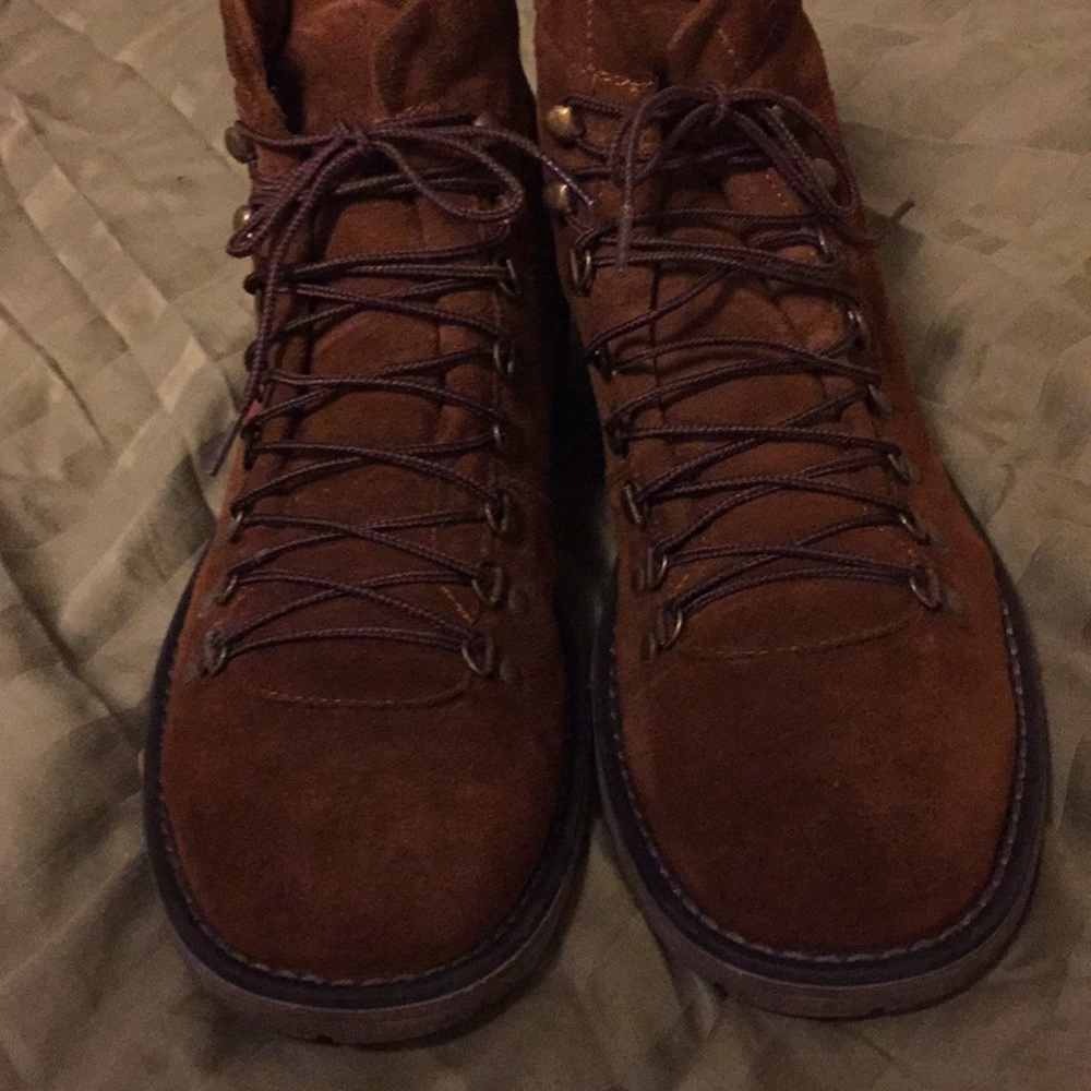 Beautiful brown Sued Boots